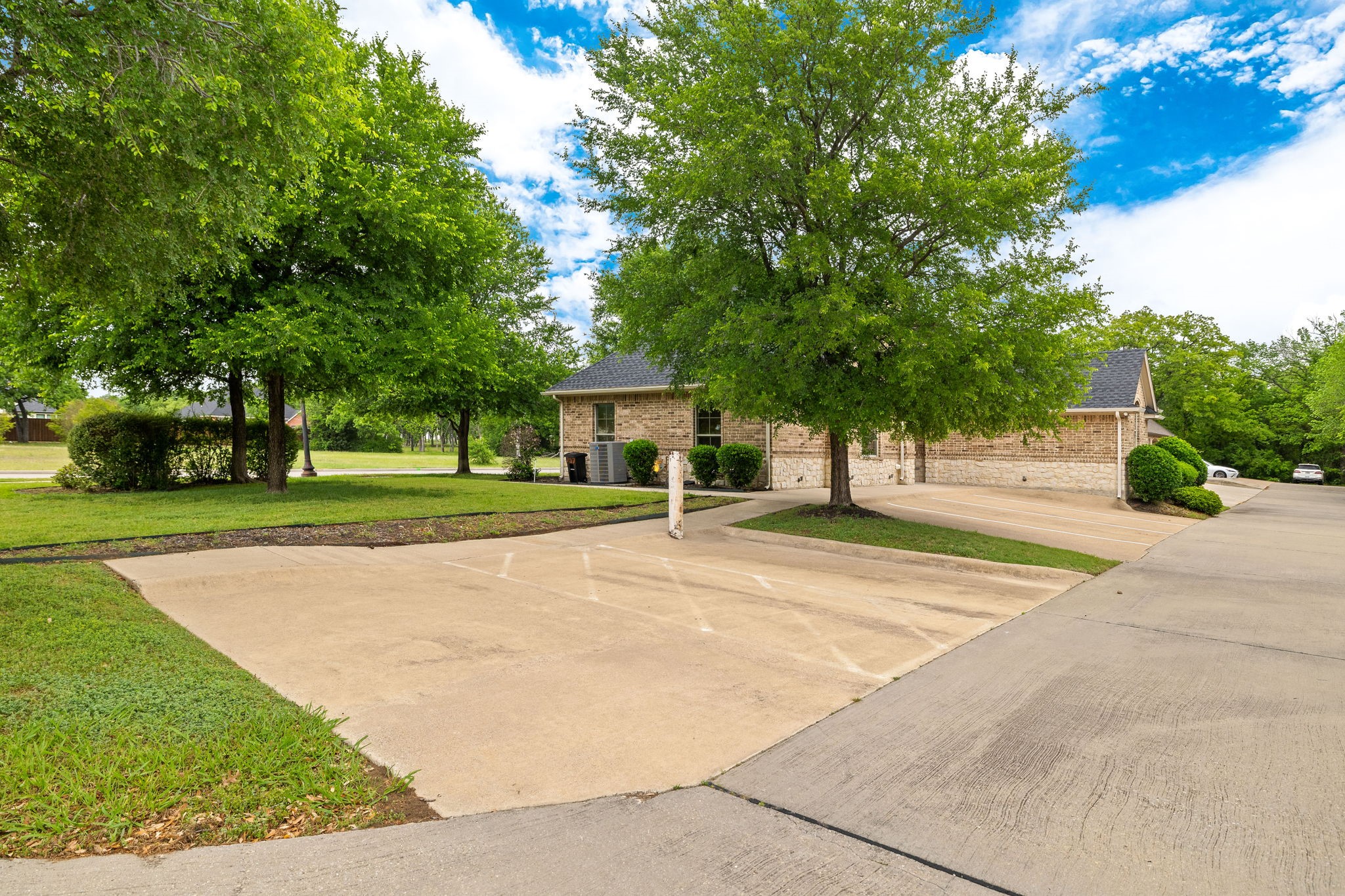 757 Lonesome Dove Trail Hurst TX 76054