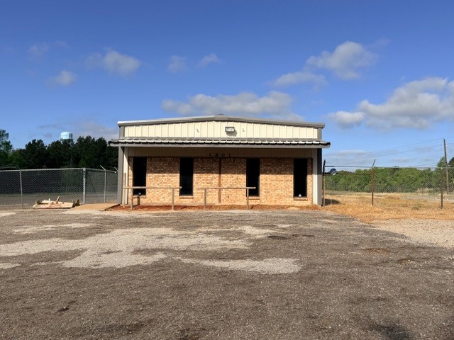 1801 N Queen Street Palestine TX 75803