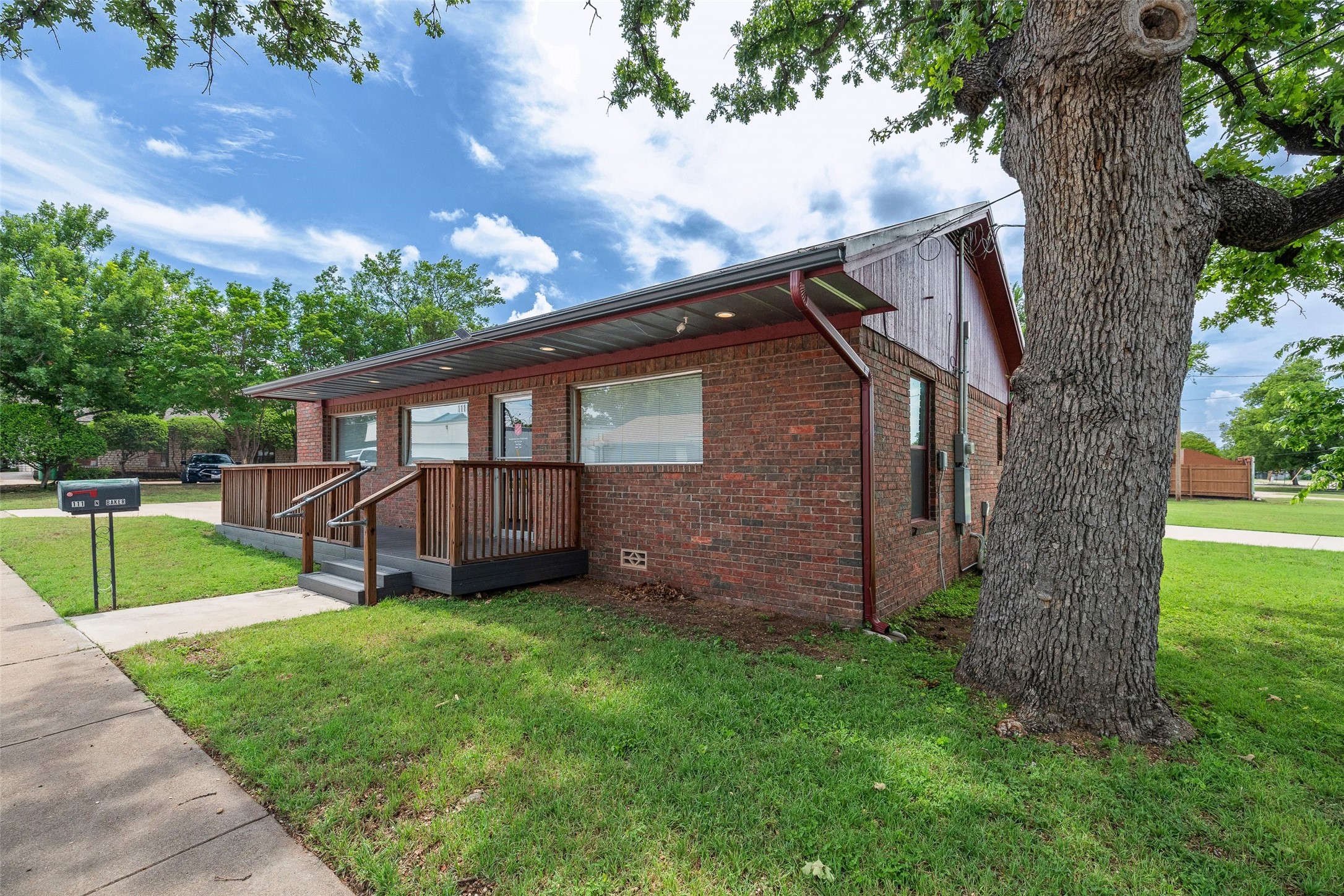 111 N Baker Street Granbury TX 76048