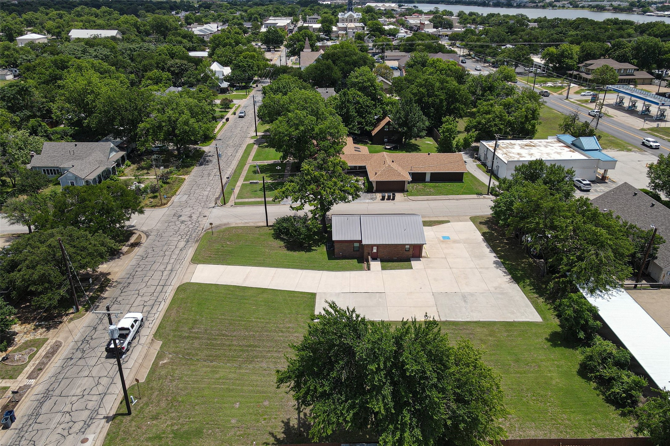 111 N Baker Street Granbury TX 76048