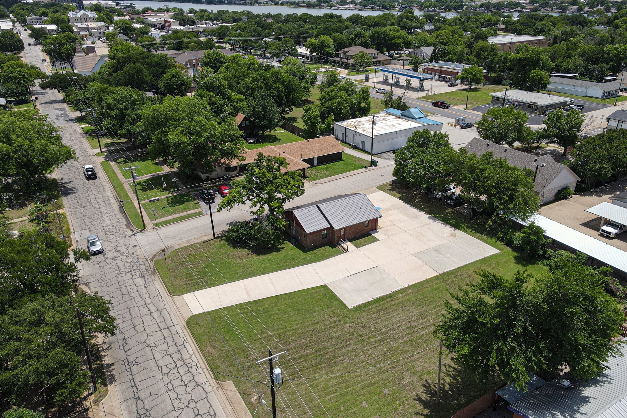 111 N Baker Street Granbury TX 76048