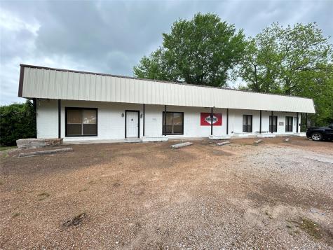 1021 Park Street Commerce TX 75428