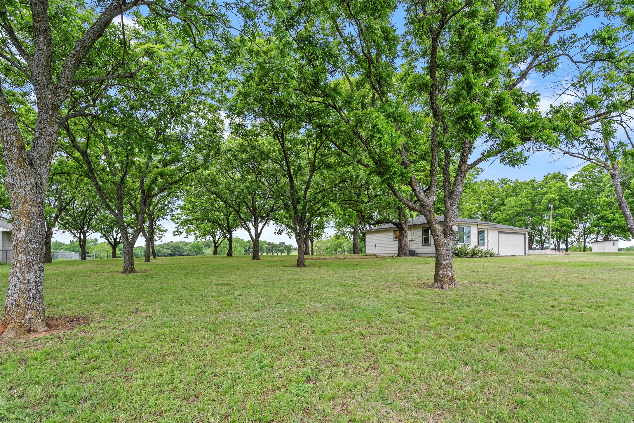 341 Reast Road Whitesboro TX 76273