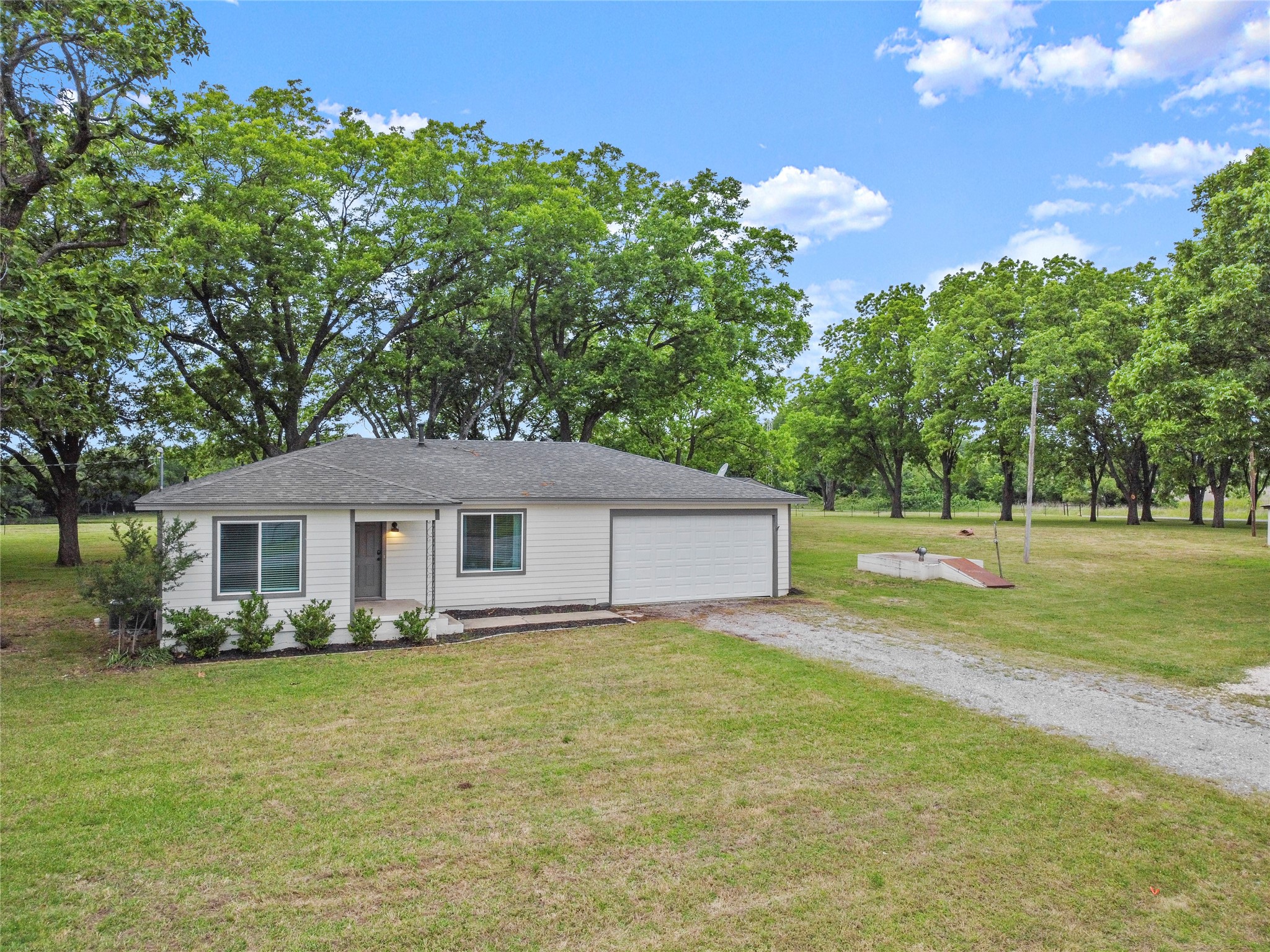 341 Reast Road Whitesboro TX 76273