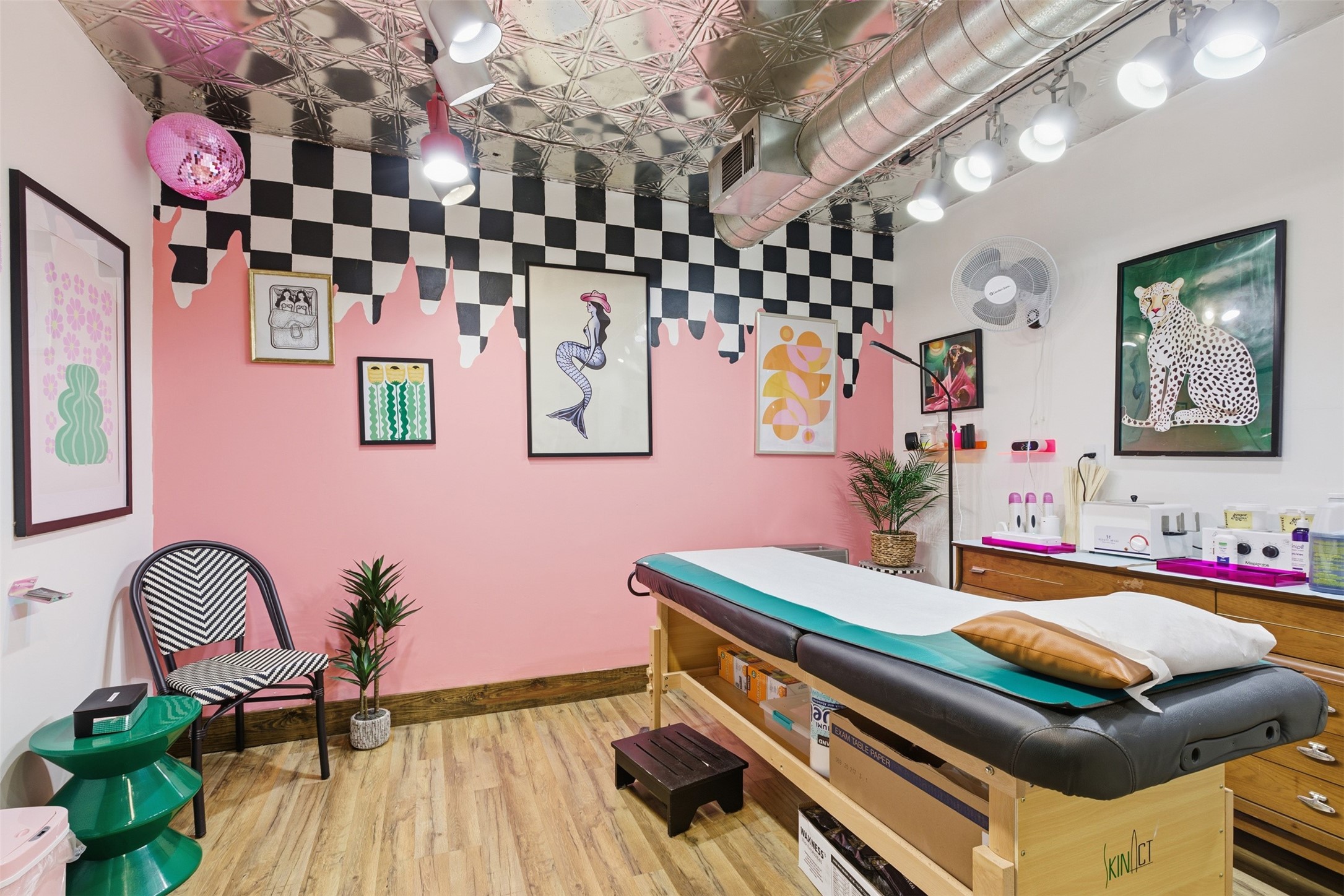 738 W Davis Street Dallas TX 75208