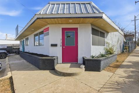 738 W Davis Street Dallas TX 75208