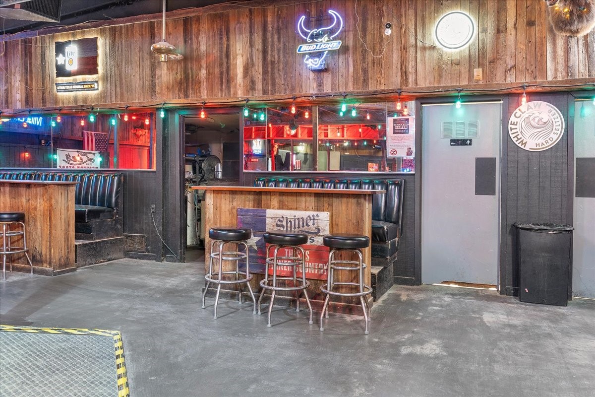 3121 N Main Street Cleburne TX 76033