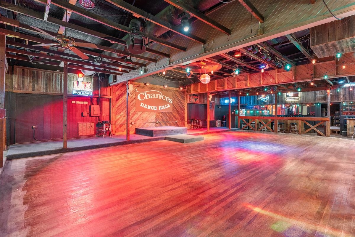 3121 N Main Street Cleburne TX 76033