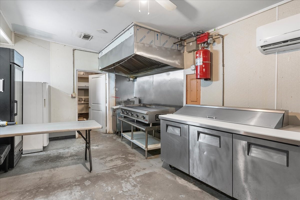 3121 N Main Street Cleburne TX 76033