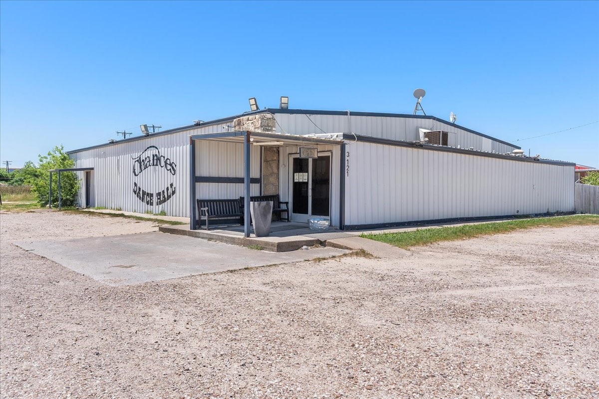 3121 N Main Street Cleburne TX 76033