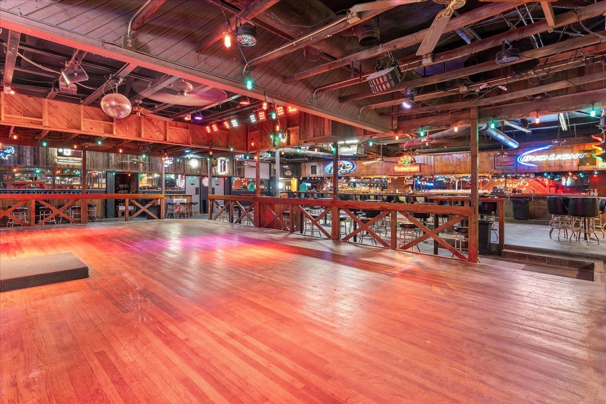 3121 N Main Street Cleburne TX 76033