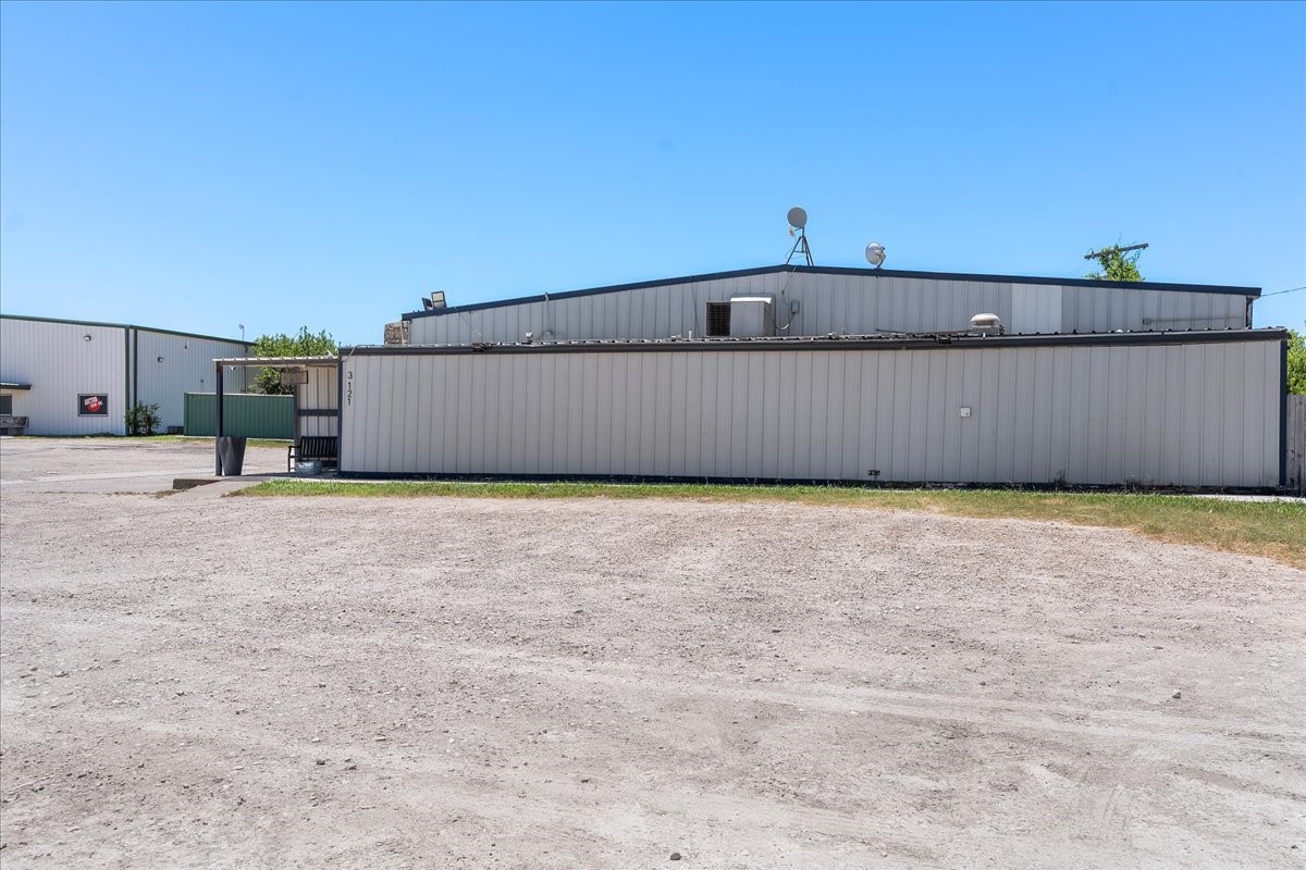 3121 N Main Street Cleburne TX 76033