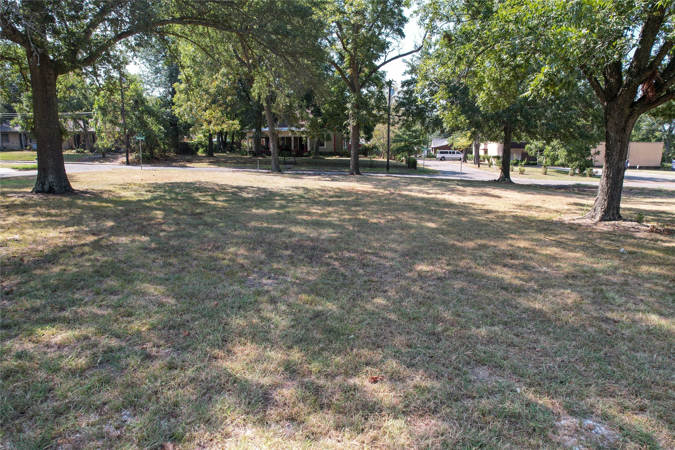 Lot 4 Blk 127 W Kaufman Street Paris TX 75460