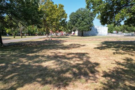 Lot 4 Blk 127 W Kaufman Street Paris TX 75460