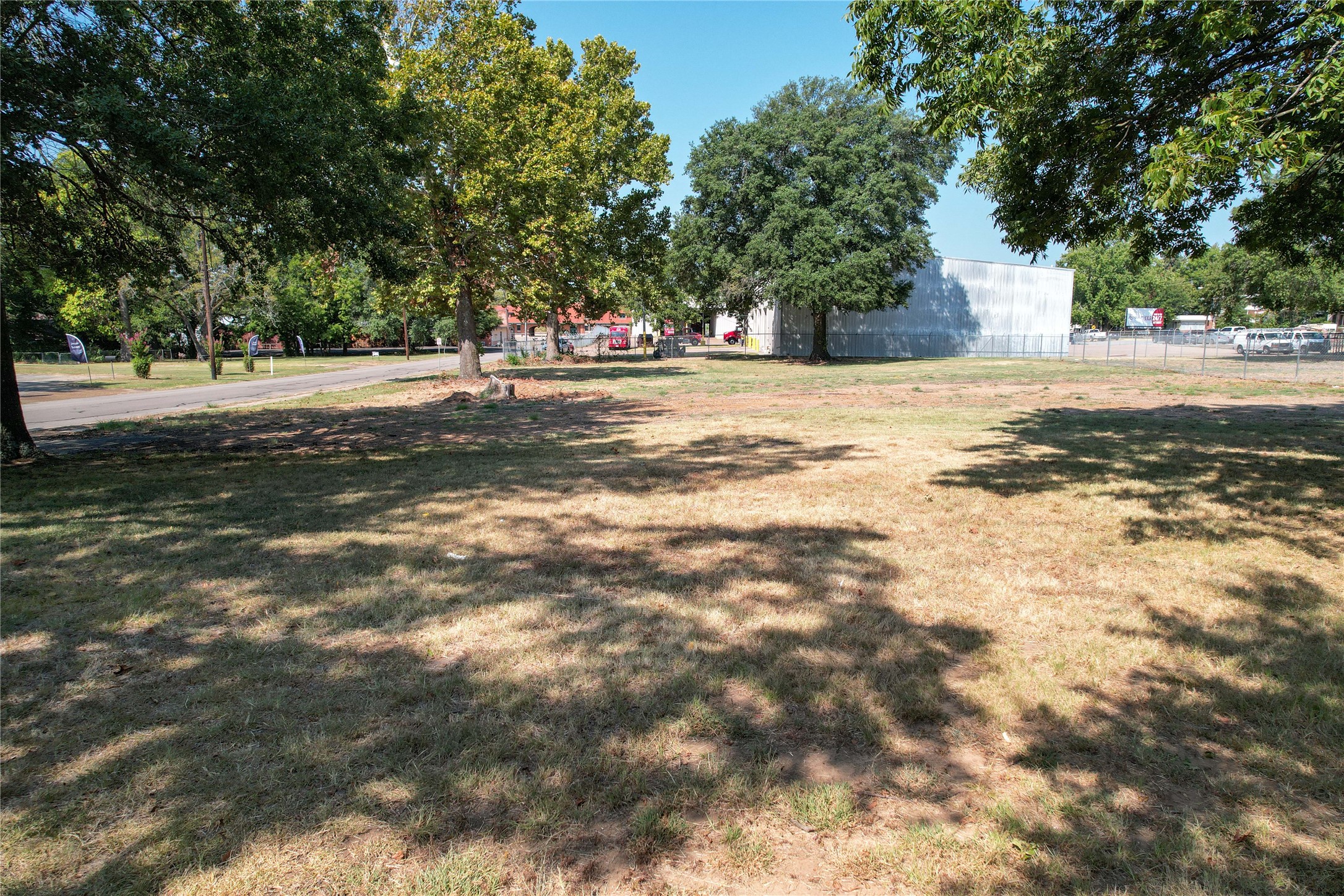 Lot 4 Blk 127 W Kaufman Street Paris TX 75460