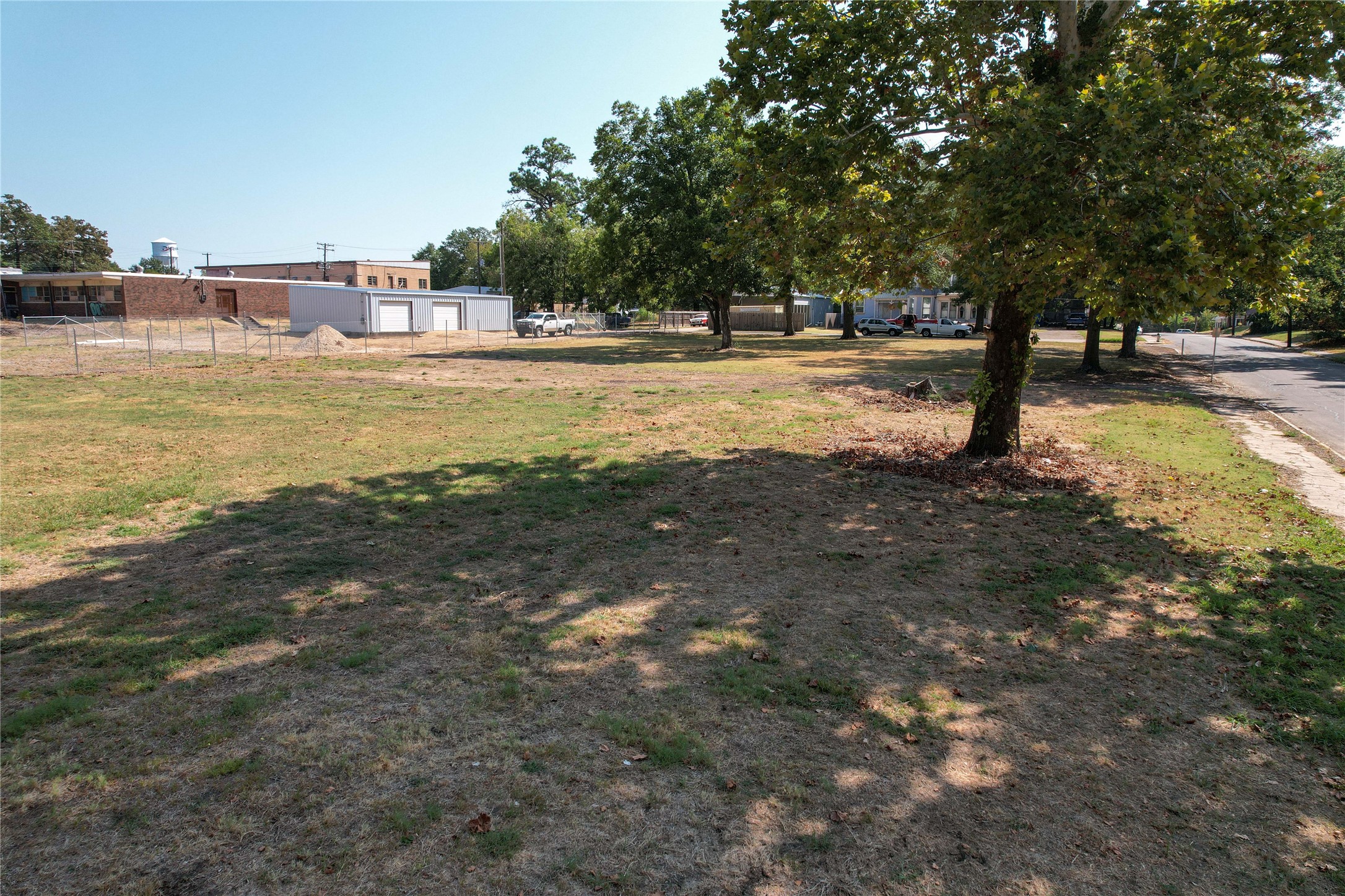 Lot 4 Blk 127 W Kaufman Street Paris TX 75460