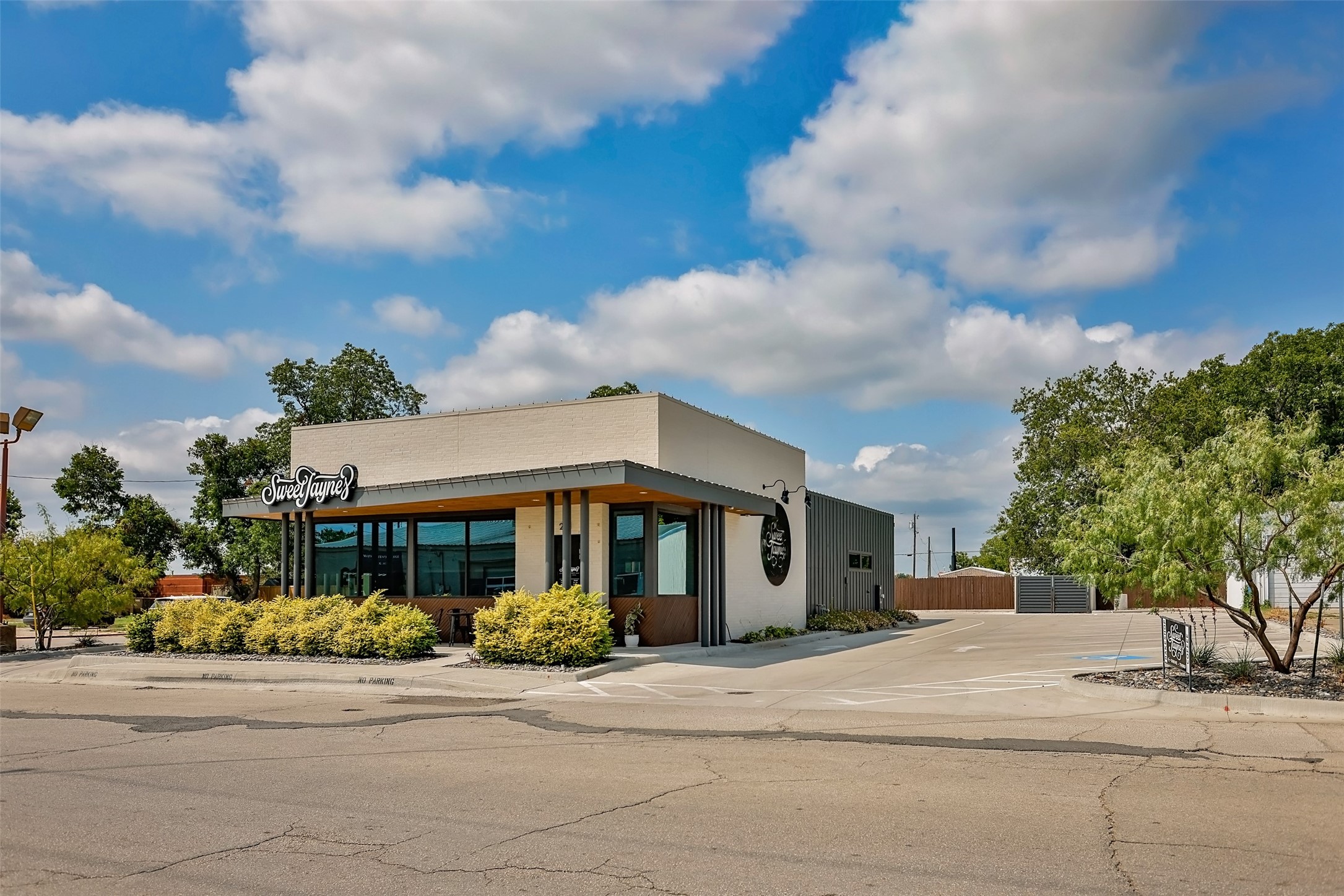 211 N Weaver Street Gainesville TX 76240