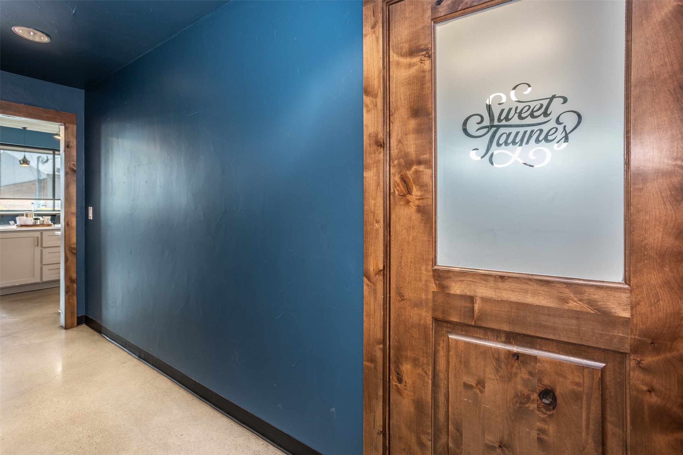 211 N Weaver Street Gainesville TX 76240