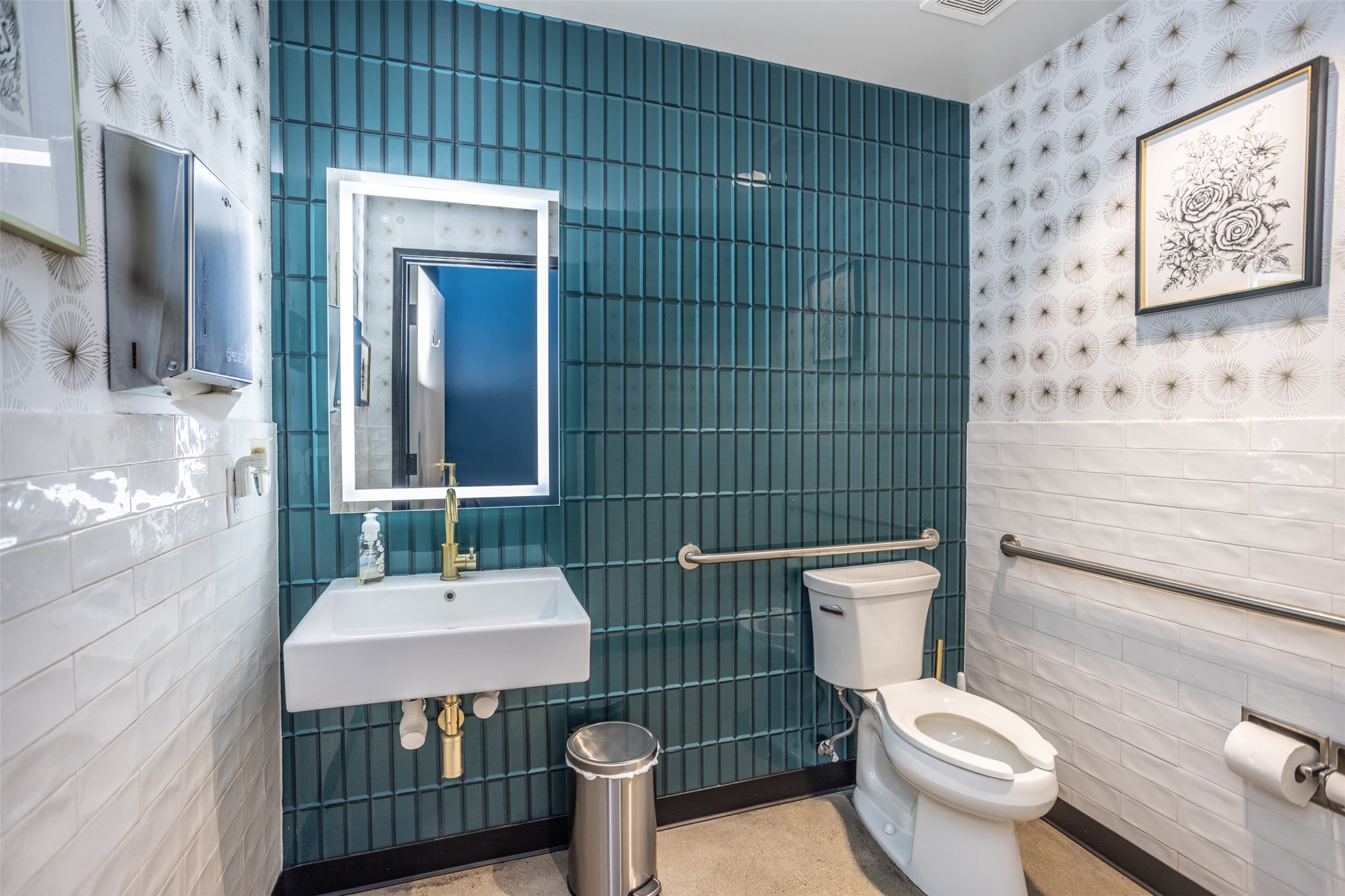 211 N Weaver Street Gainesville TX 76240