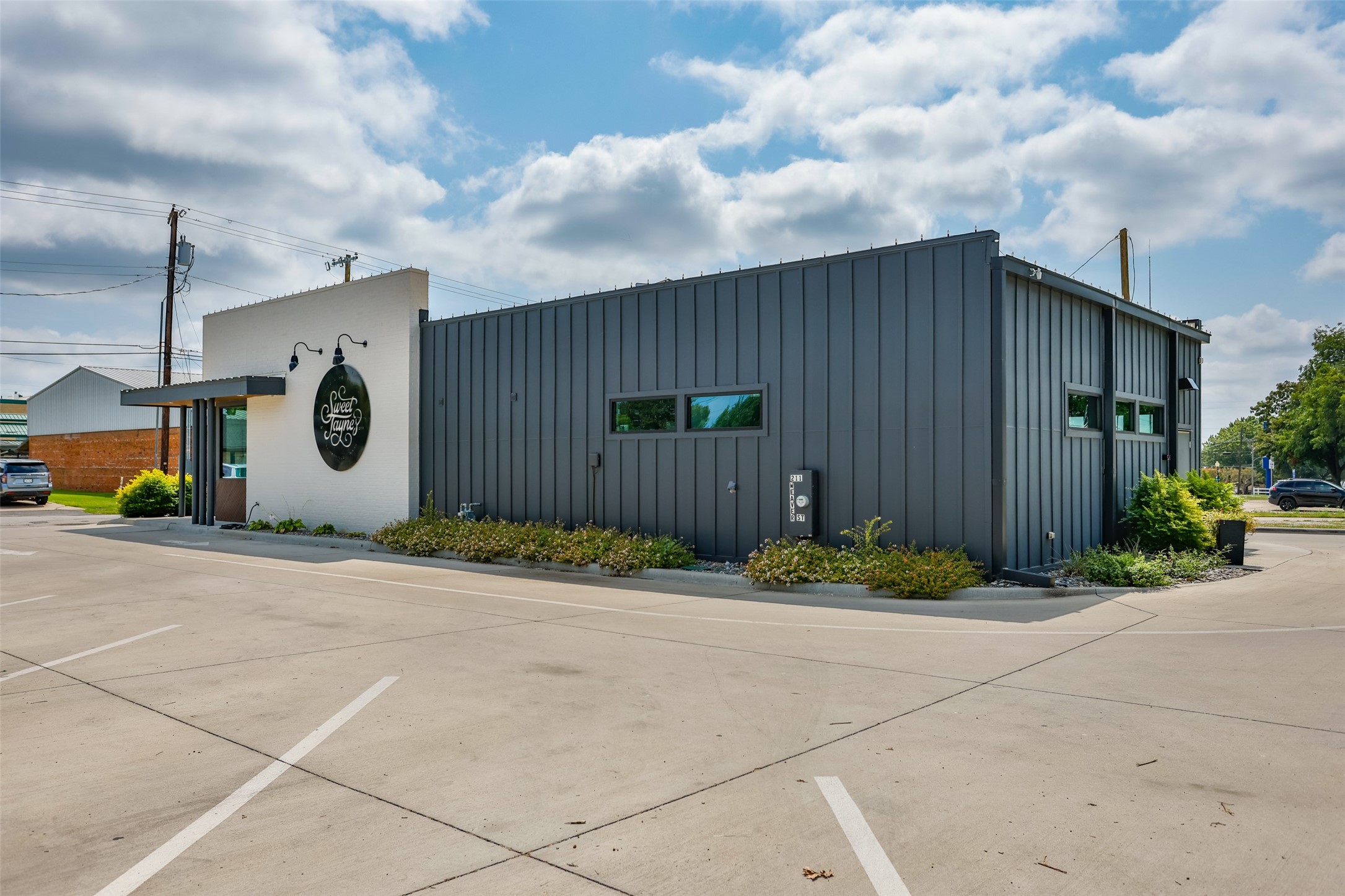 211 N Weaver Street Gainesville TX 76240