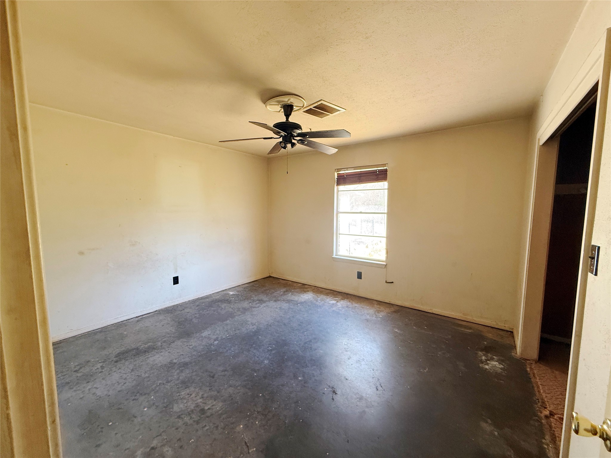 1110 N Main Street Weatherford TX 76086