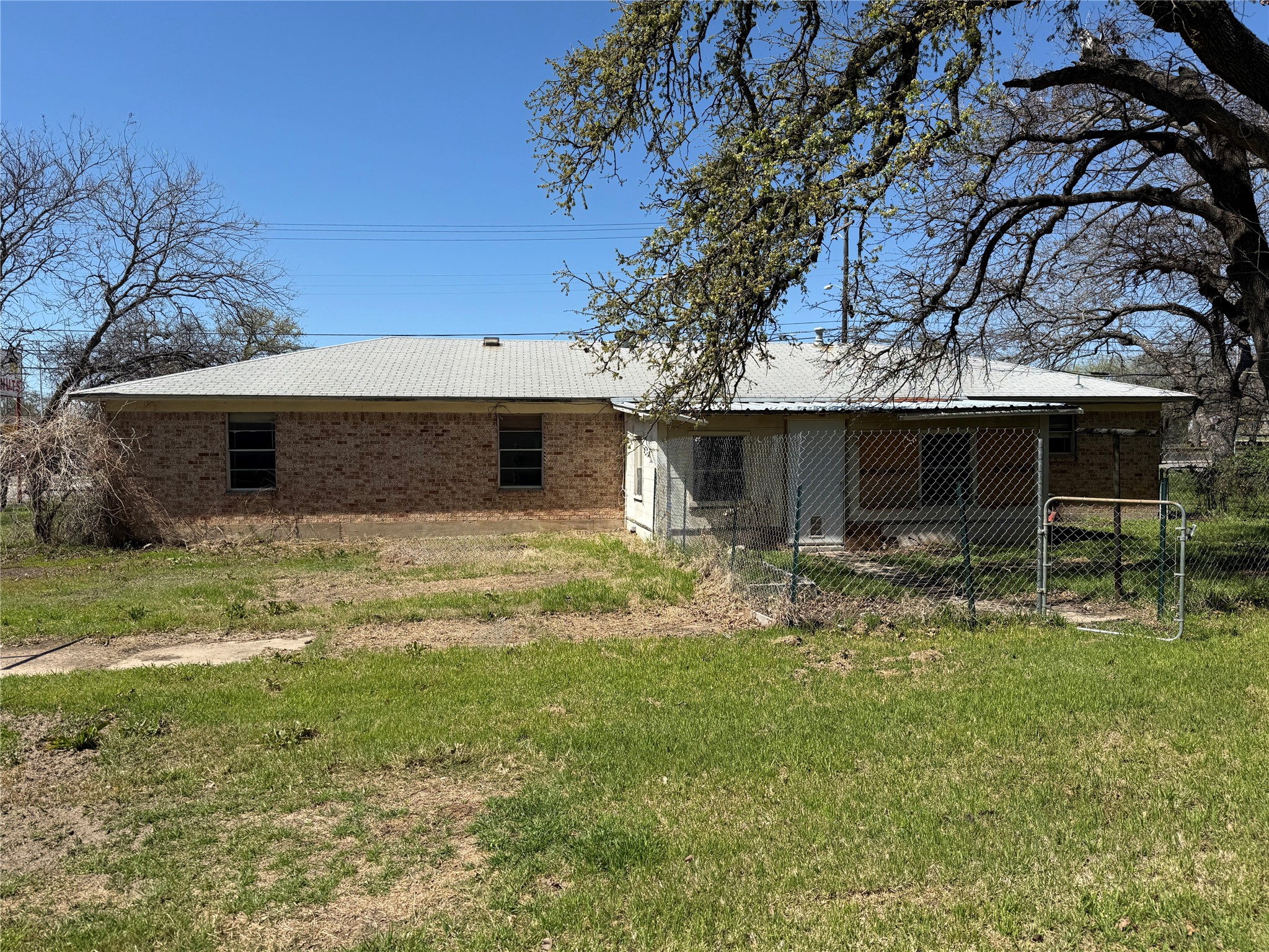 1110 N Main Street Weatherford TX 76086