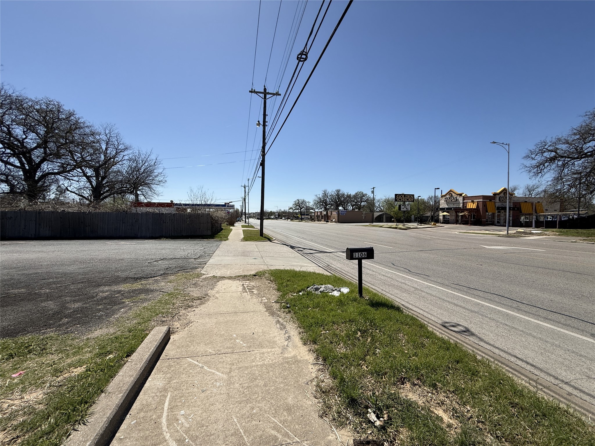 1110 N Main Street Weatherford TX 76086