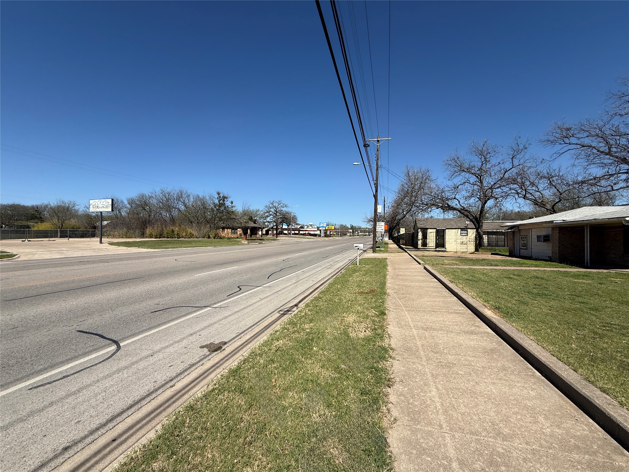 1110 N Main Street Weatherford TX 76086