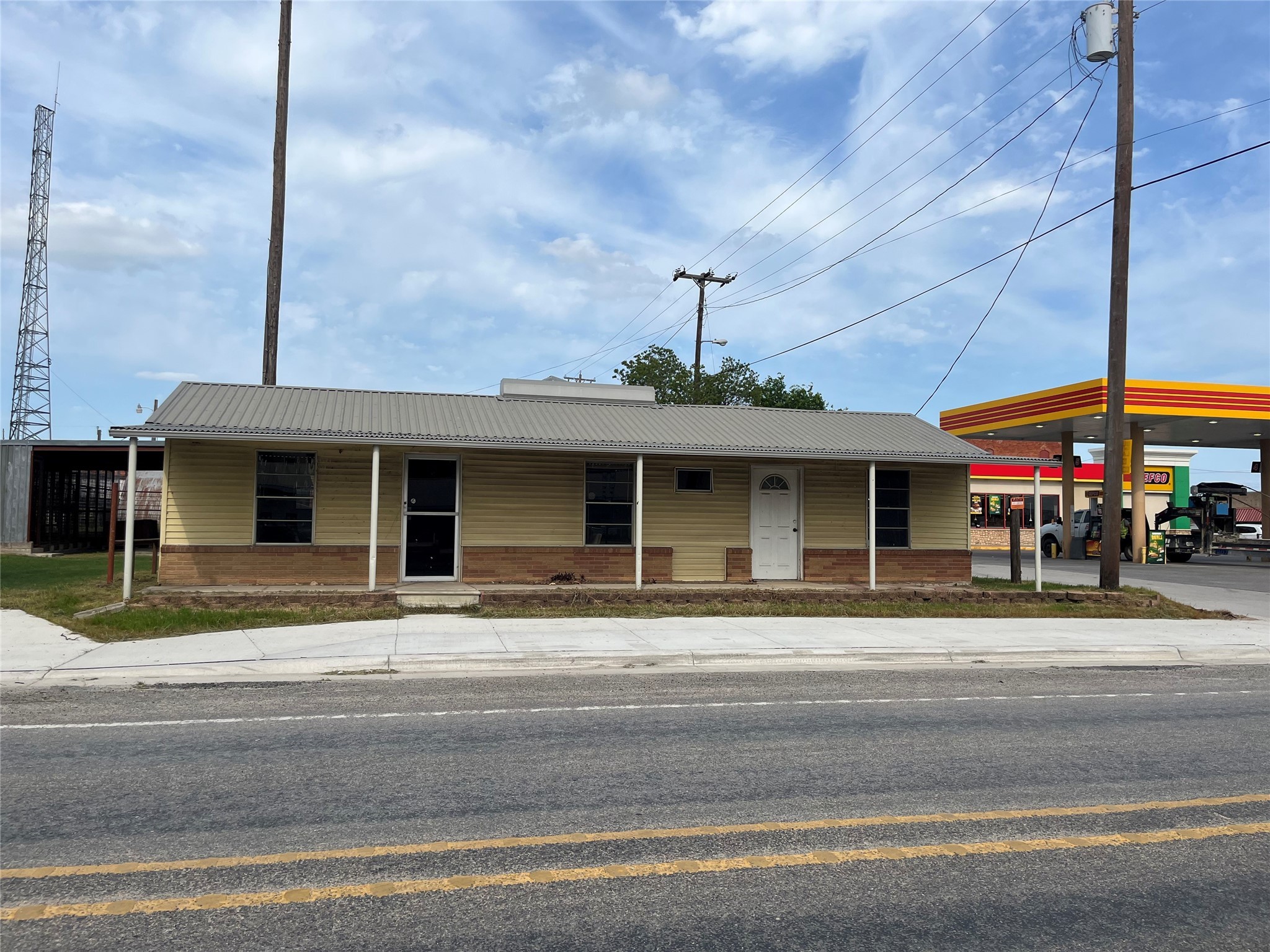 106 N Front Street Mart TX 76664