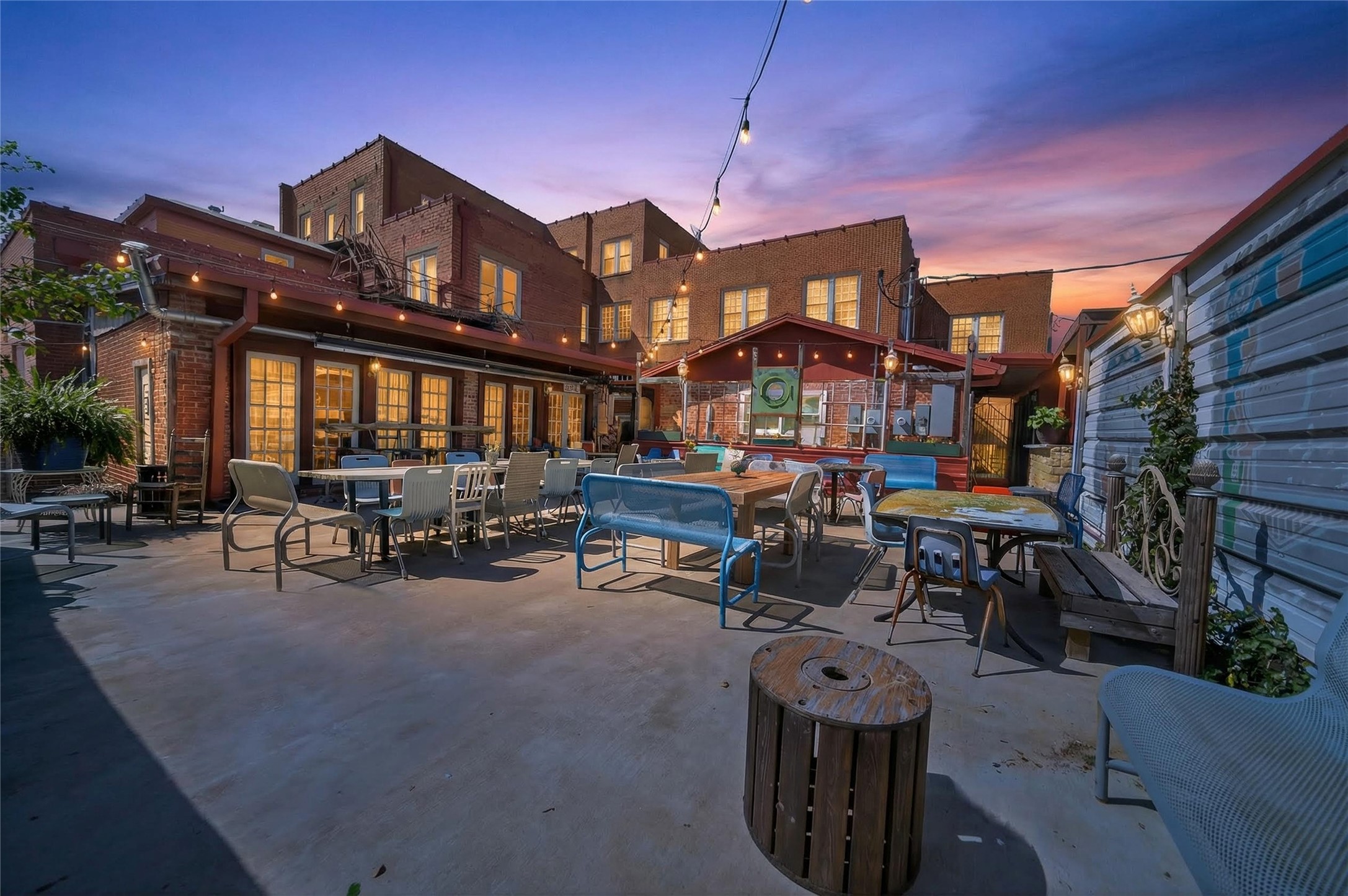 115 E Commerce Street Mineola TX 75773
