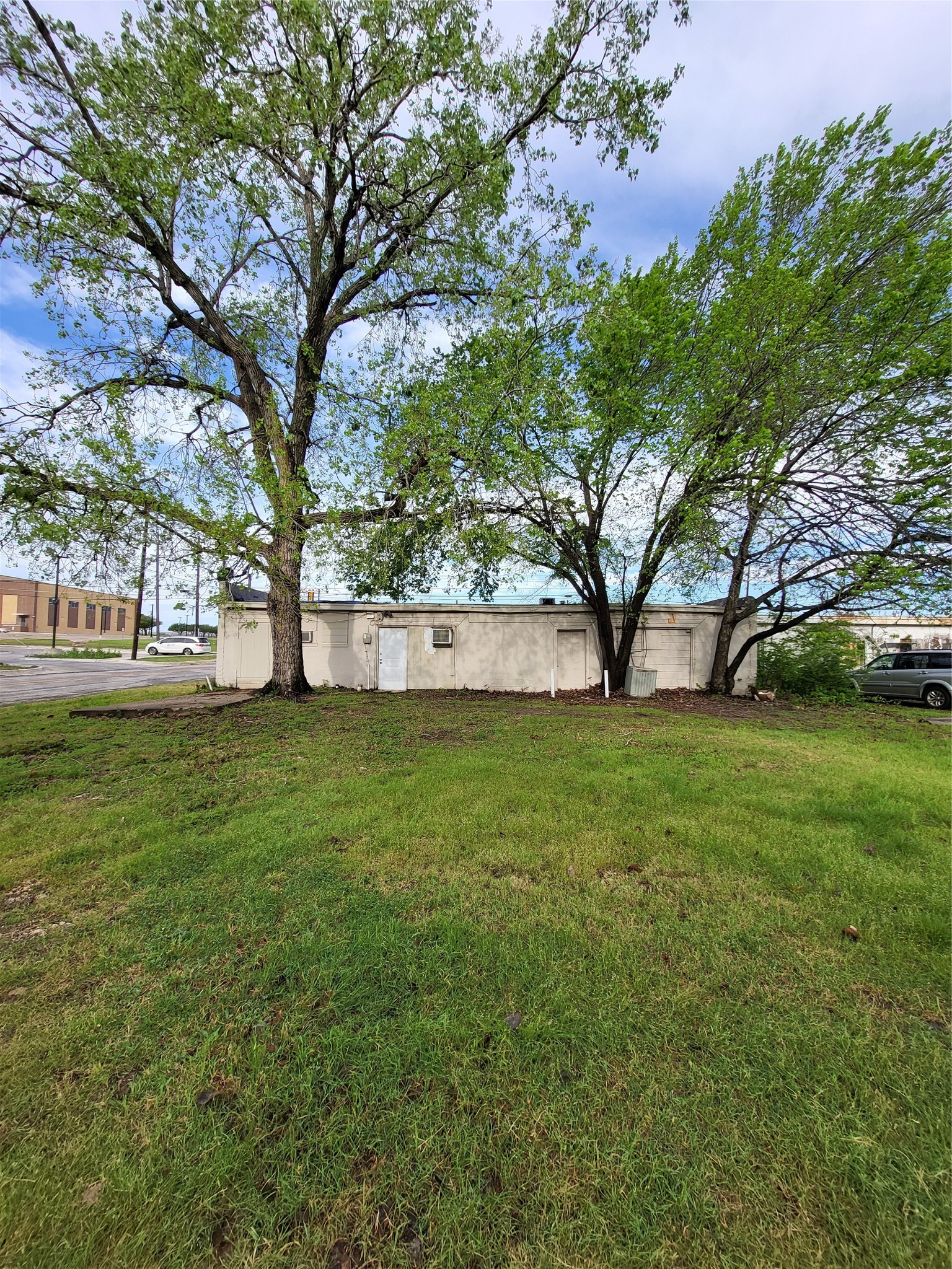 899 S Cherry Lane White Settlement TX 76108