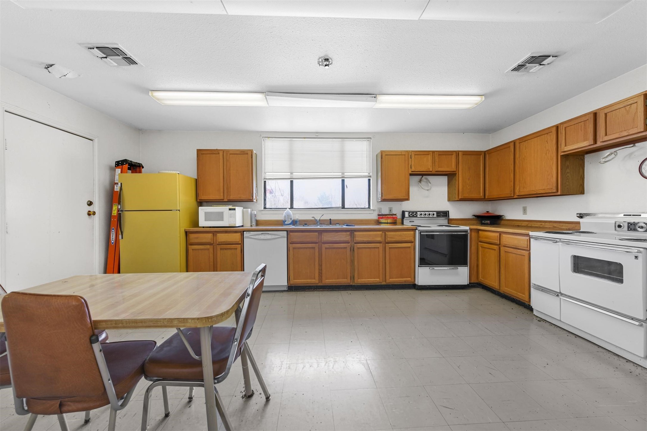 1505 E Henderson Street Cleburne TX 76031