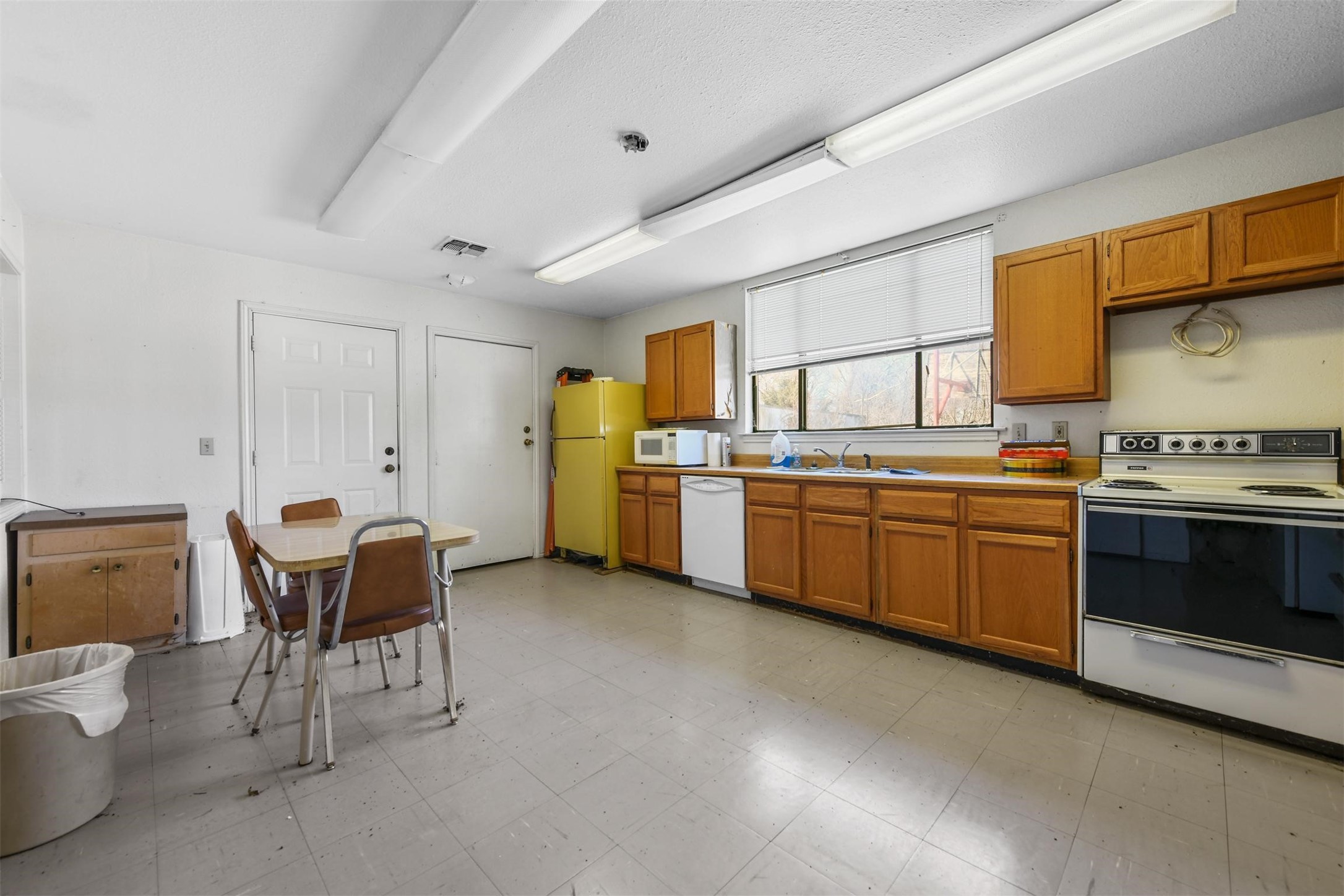 1505 E Henderson Street Cleburne TX 76031