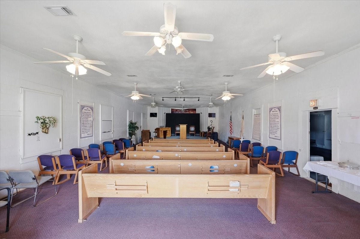 1700 E Davis Avenue Fort Worth TX 76104