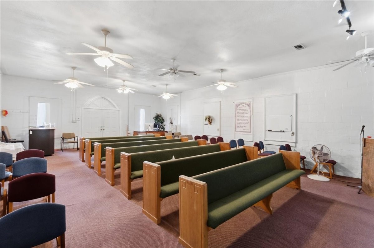 1700 E Davis Avenue Fort Worth TX 76104