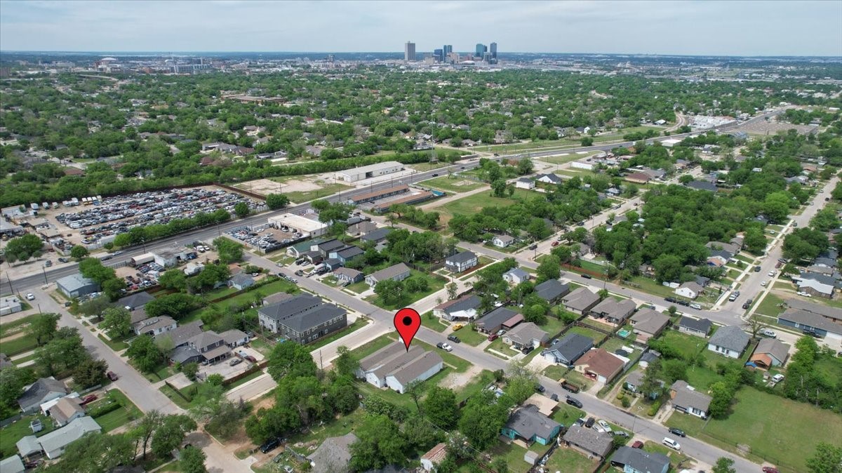 1700 E Davis Avenue Fort Worth TX 76104