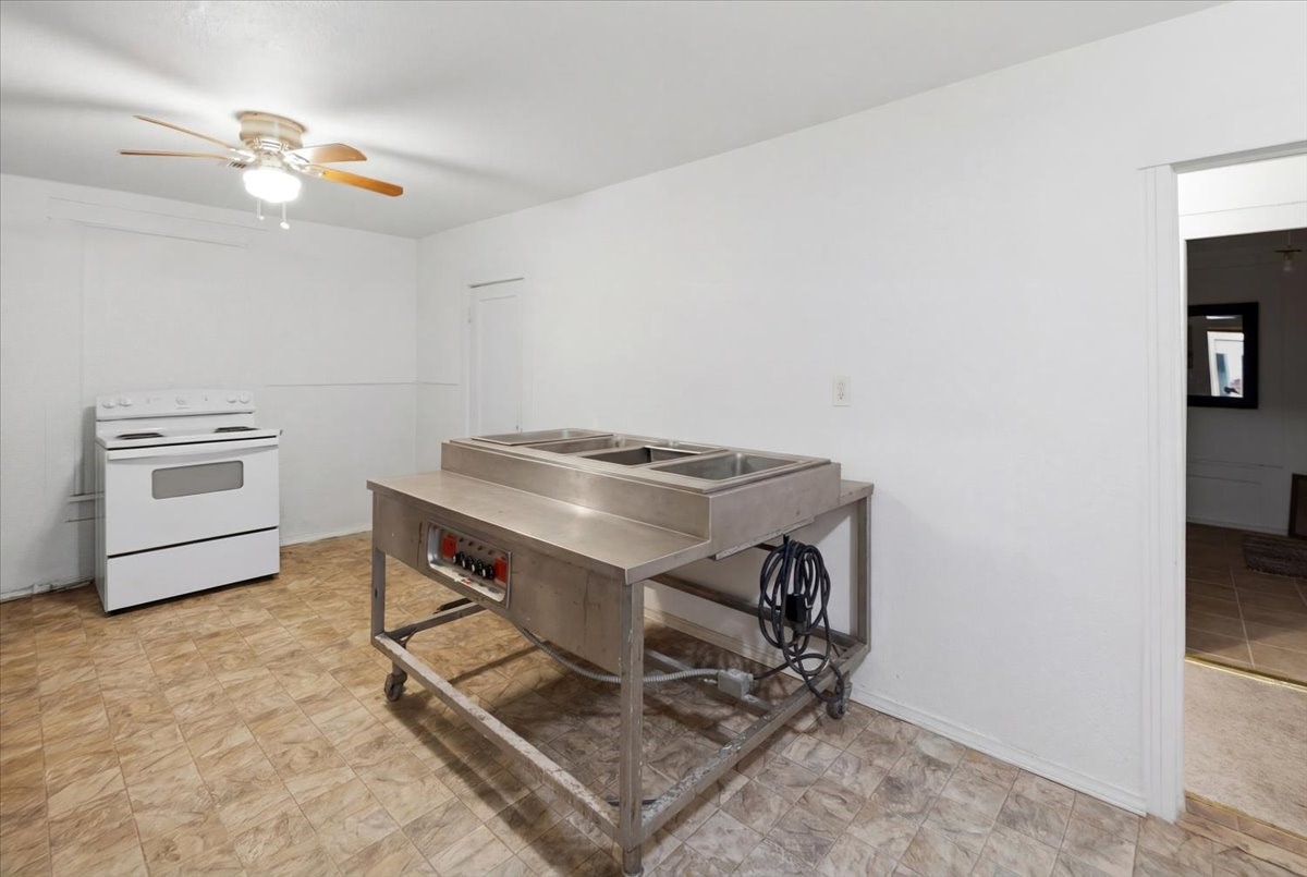 1700 E Davis Avenue Fort Worth TX 76104