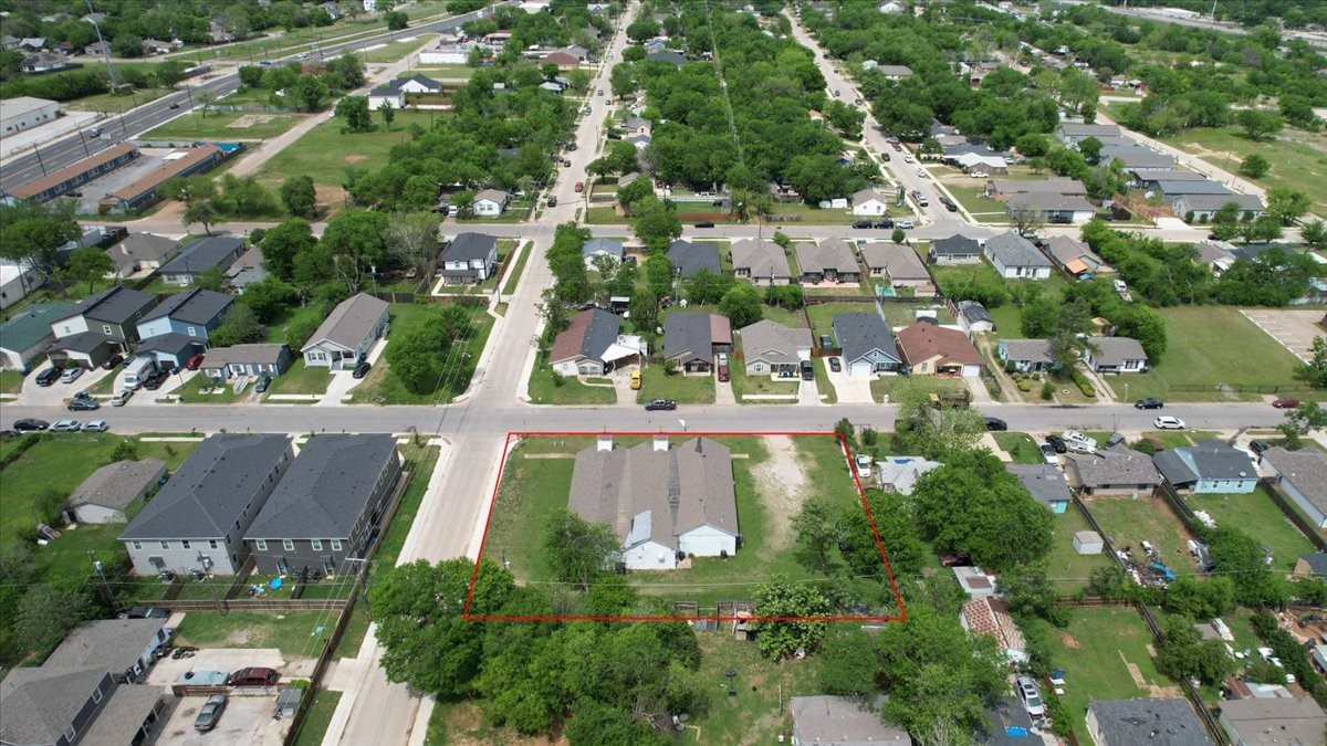 1700 E Davis Avenue Fort Worth TX 76104