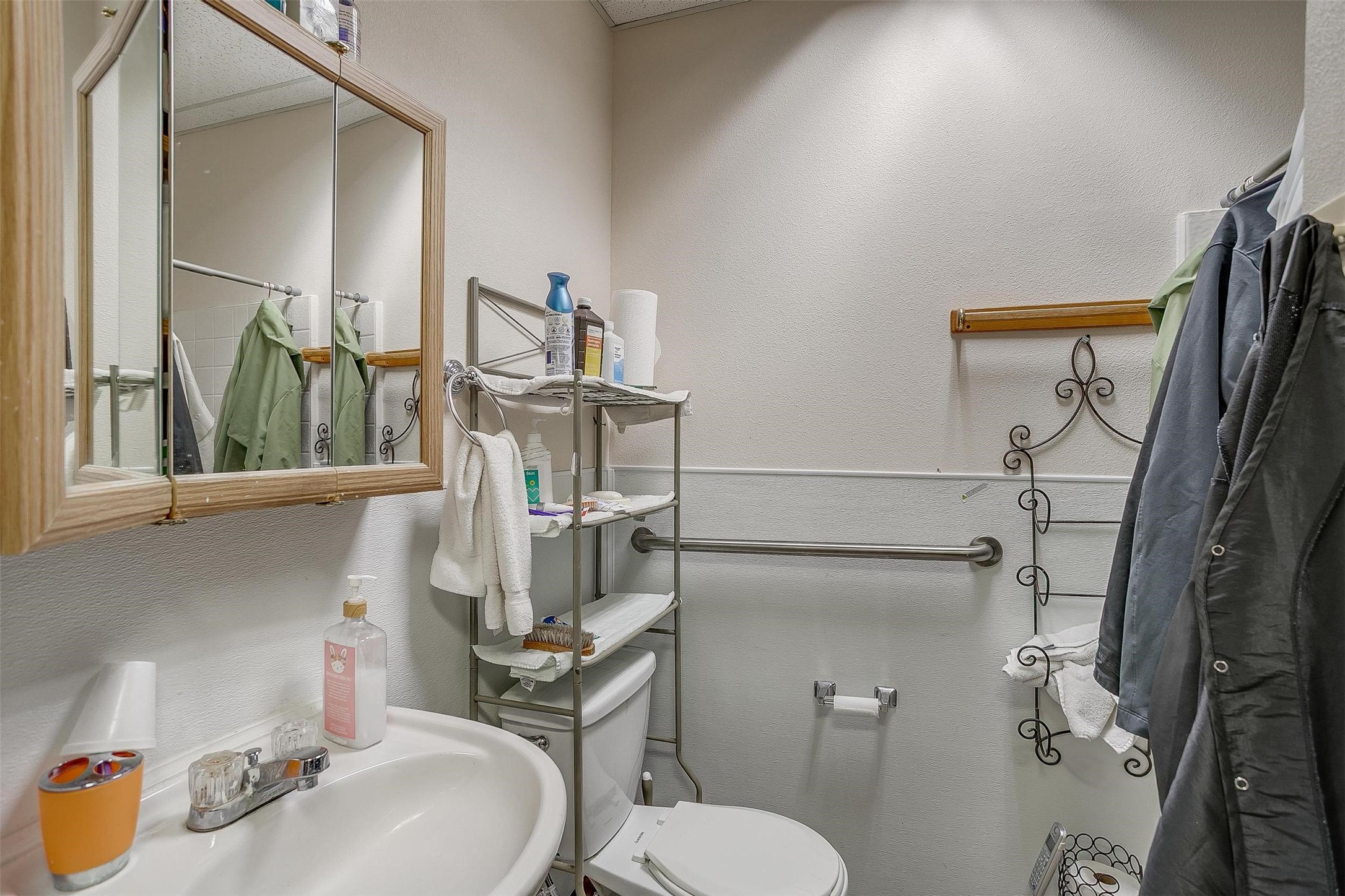 9738 Brockbank Drive Dallas TX 75220