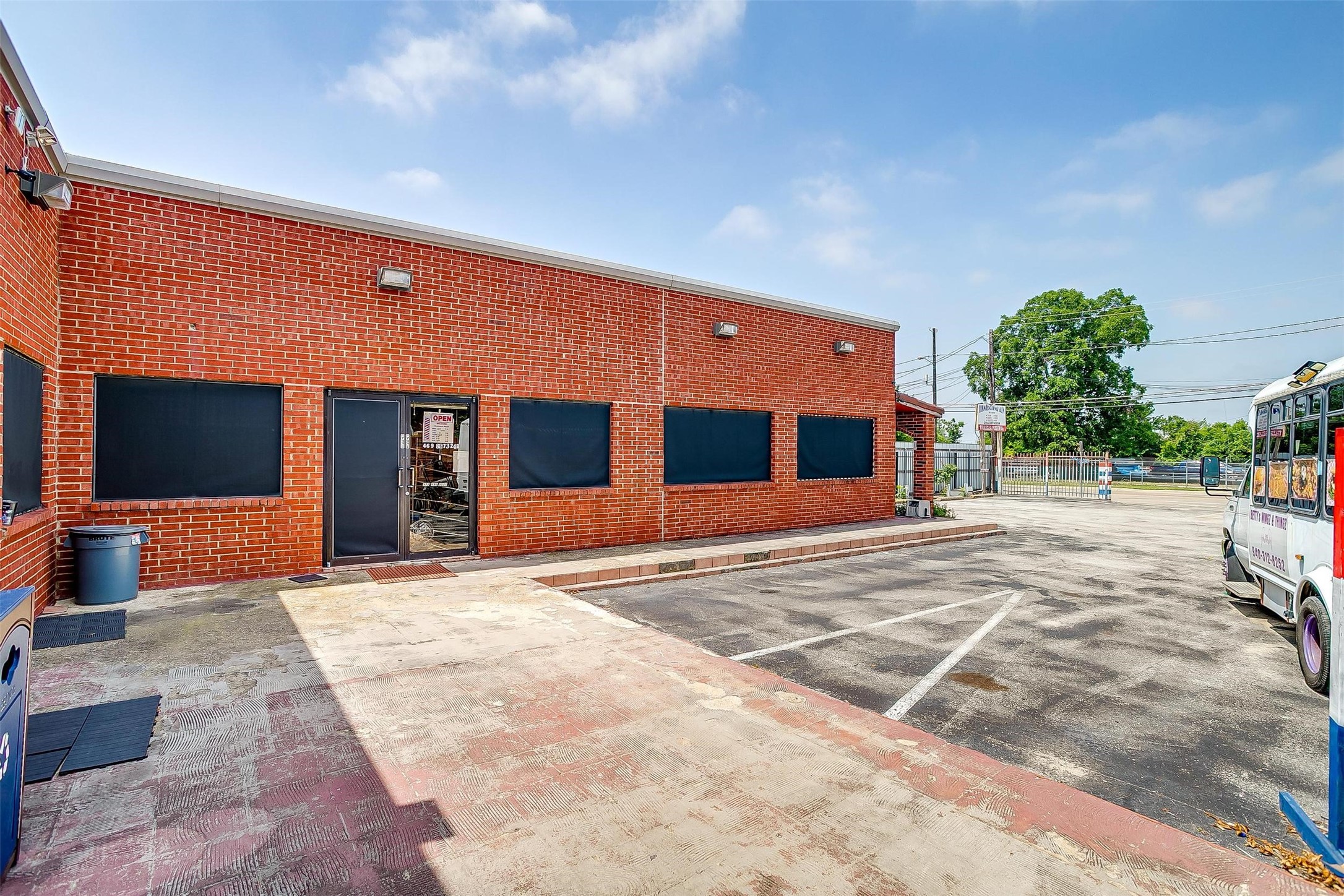 9738 Brockbank Drive Dallas TX 75220