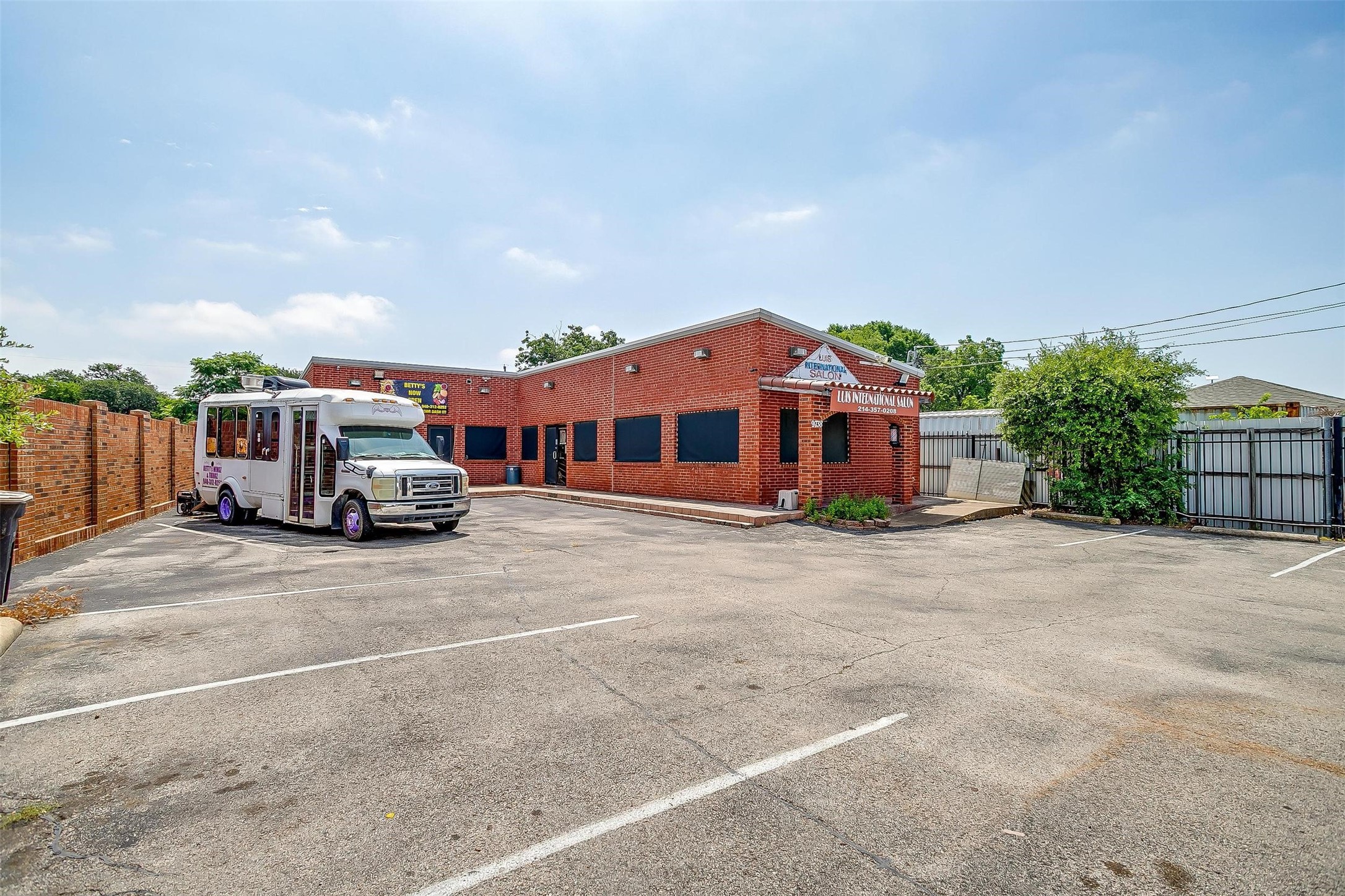 9738 Brockbank Drive Dallas TX 75220