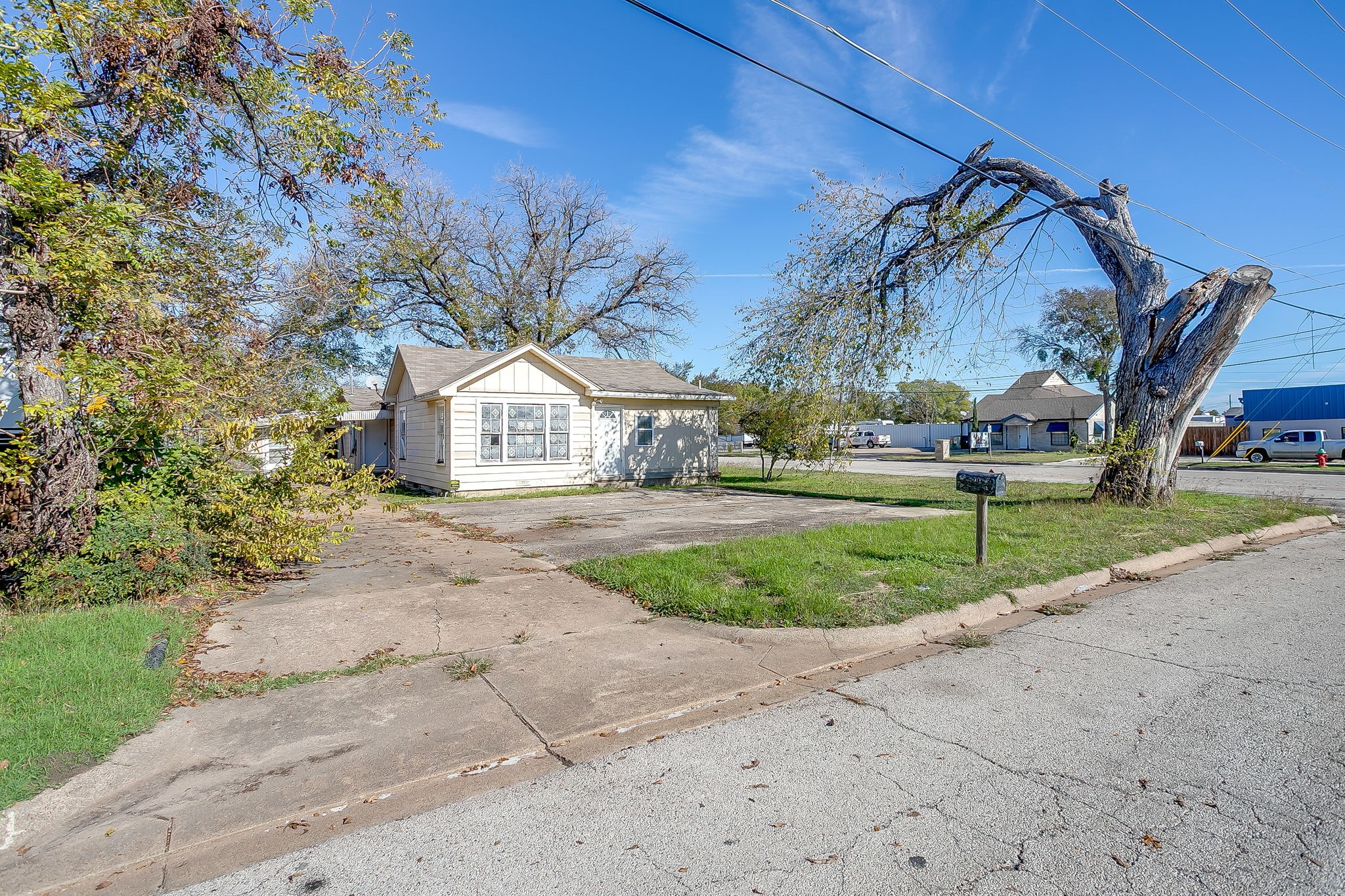 7900 Raymond Avenue White Settlement TX 76108