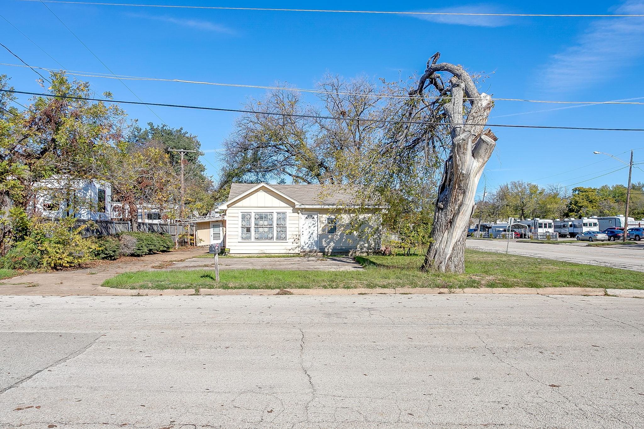 7900 Raymond Avenue White Settlement TX 76108