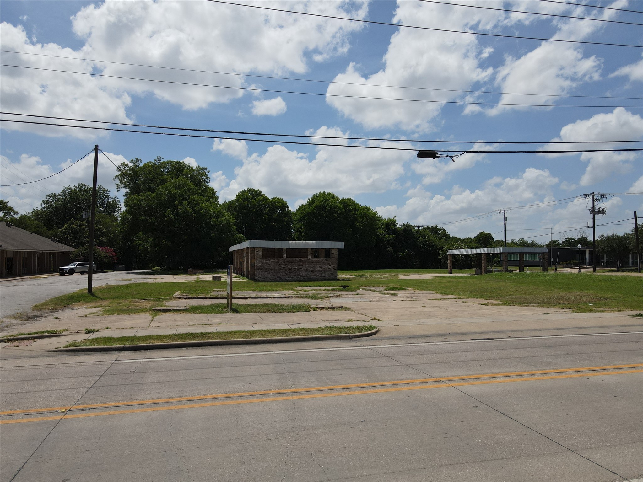 111 S Dallas Avenue Lancaster TX 75146