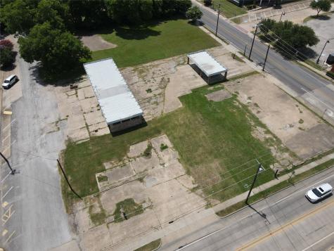 111 S Dallas Avenue Lancaster TX 75146