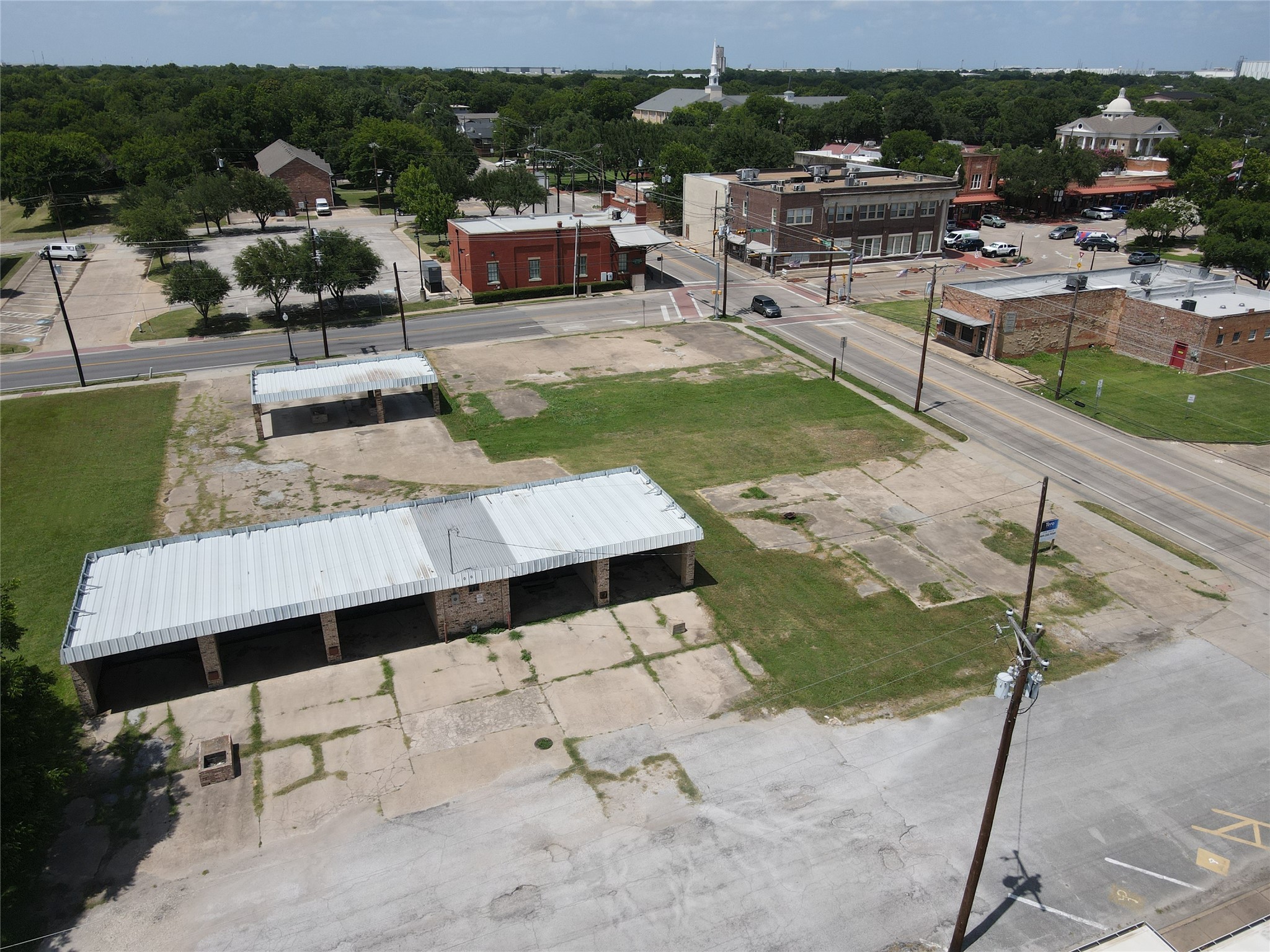 111 S Dallas Avenue Lancaster TX 75146
