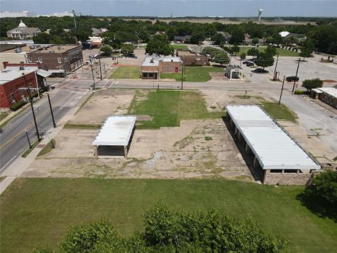 111 S Dallas Avenue Lancaster TX 75146