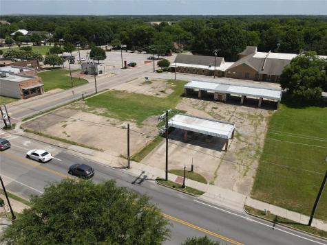 111 S Dallas Avenue Lancaster TX 75146
