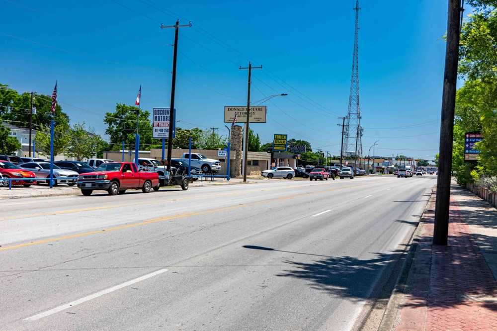 721 W Division Street Arlington TX 76012