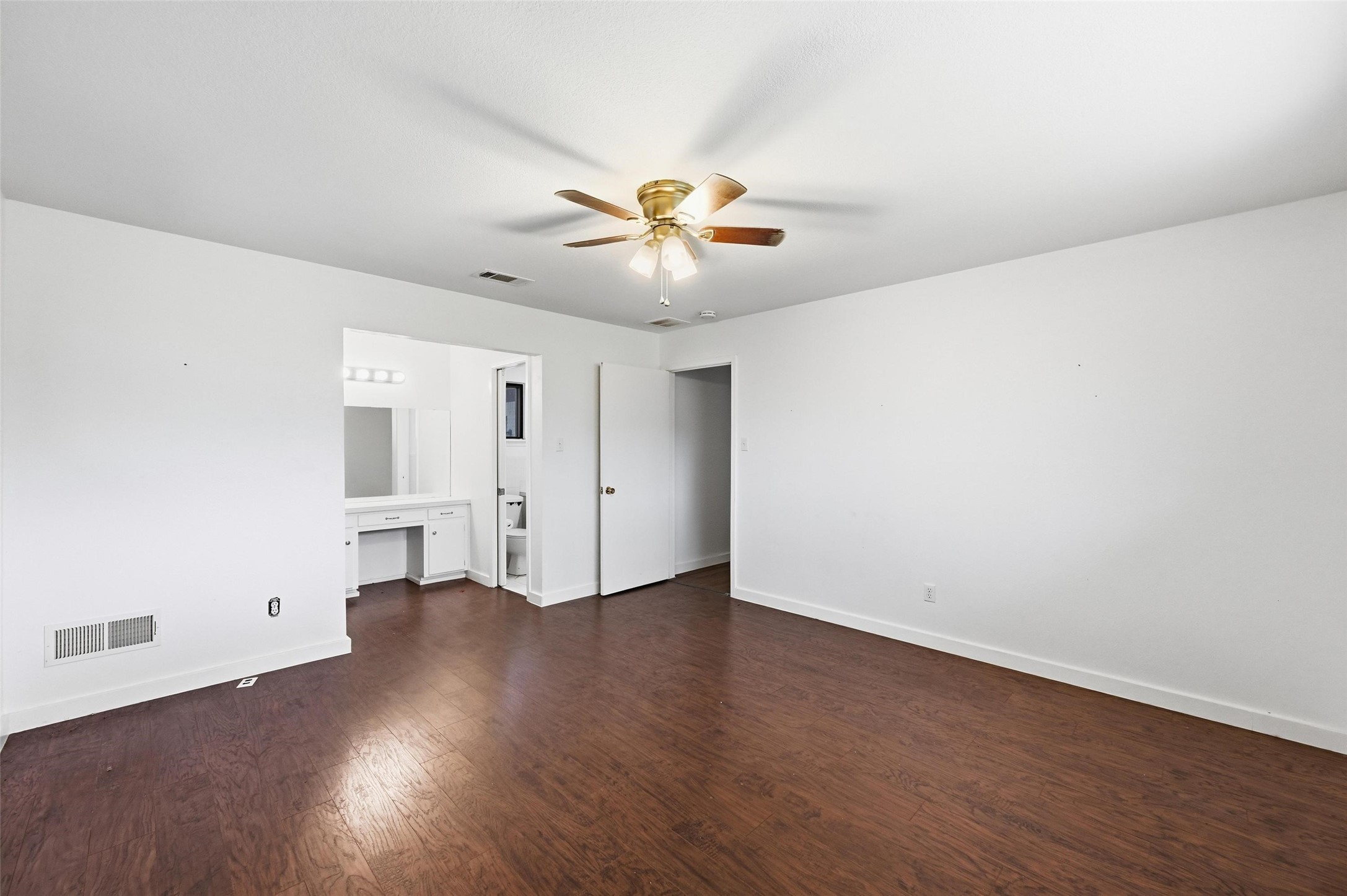 1927 Arkansas Lane Pantego TX 76013